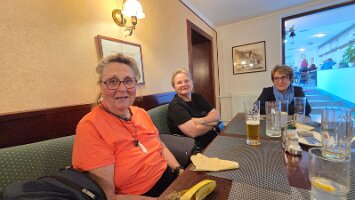 2025-05-13_Tagesfahrt Schloss Esterhazy-Kutschenfahrt-Heurigenbuffet 044