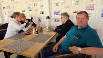 2025-05-13_Tagesfahrt Schloss Esterhazy-Kutschenfahrt-Heurigenbuffet 052