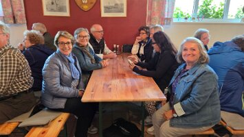 2025-05-13_Tagesfahrt Schloss Esterhazy-Kutschenfahrt-Heurigenbuffet 112