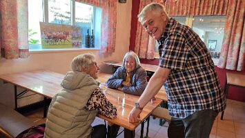 2025-05-13_Tagesfahrt Schloss Esterhazy-Kutschenfahrt-Heurigenbuffet 119