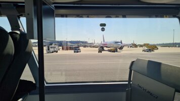 2023-04-22 10-47-32 Tagesausflug Senioren - ORF und Flughafen 035 