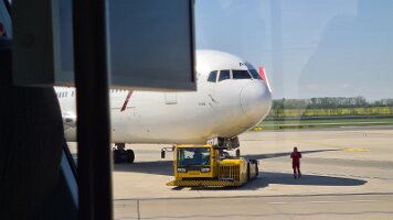 2023-04-22 10-56-24 Tagesausflug Senioren - ORF und Flughafen 036 