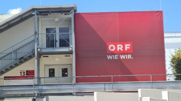 2023-04-22 14-09-30 Tagesausflug Senioren - ORF und Flughafen 084 