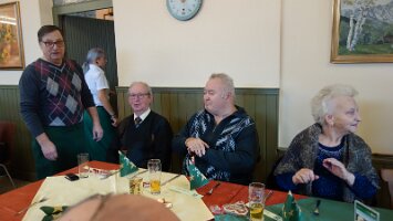 2017-12-17 12-04-40 Adventfeier Senioren 008