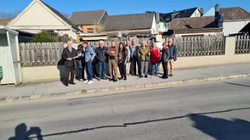 2023-04-22 08-01-46 Tagesausflug Senioren - ORF und Flughafen 002 