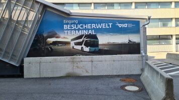 2023-04-22 09-07-44 Tagesausflug Senioren - ORF und Flughafen 006 