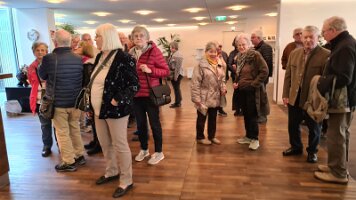 2023-04-22 09-09-14 Tagesausflug Senioren - ORF und Flughafen 008 