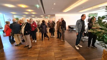 2023-04-22 09-09-20 Tagesausflug Senioren - ORF und Flughafen 009 