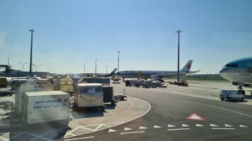 2023-04-22 10-28-08 Tagesausflug Senioren - ORF und Flughafen 022 