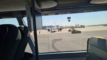 2023-04-22 10-46-26 Tagesausflug Senioren - ORF und Flughafen 034 