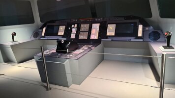 2023-04-22 11-07-44 Tagesausflug Senioren - ORF und Flughafen 044 