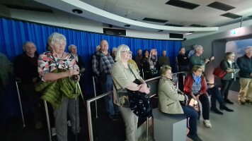 2023-04-22 11-09-28 Tagesausflug Senioren - ORF und Flughafen 046 