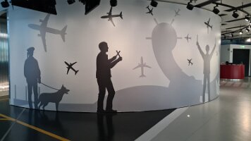 2023-04-22 11-30-50 Tagesausflug Senioren - ORF und Flughafen 048 