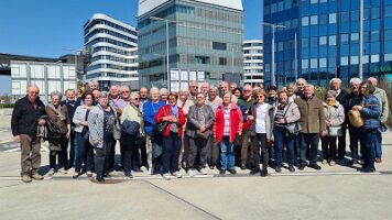 2023-04-22 12-01-28 Tagesausflug Senioren - ORF und Flughafen 049 