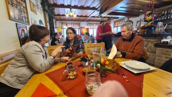 2023-04-22 13-12-34 Tagesausflug Senioren - ORF und Flughafen 058 