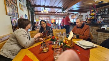 2023-04-22 13-12-36 Tagesausflug Senioren - ORF und Flughafen 057 