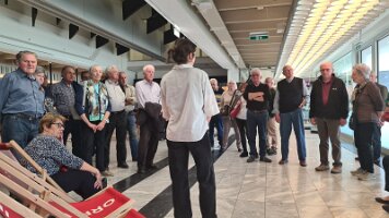 2023-04-22 14-23-54 Tagesausflug Senioren - ORF und Flughafen 092 