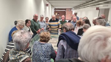 2023-04-22 14-34-46 Tagesausflug Senioren - ORF und Flughafen 096 