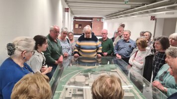 2023-04-22 14-36-42 Tagesausflug Senioren - ORF und Flughafen 097 