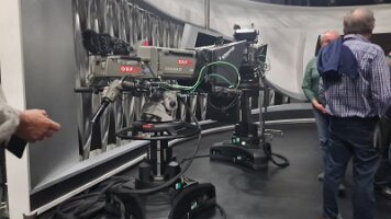 2023-04-22 14-49-44 Tagesausflug Senioren - ORF und Flughafen 101 