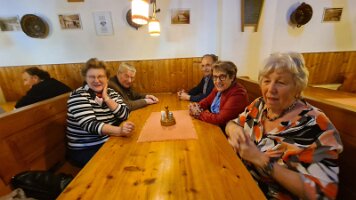 2023-04-22 17-14-24 Tagesausflug Senioren - ORF und Flughafen 123 