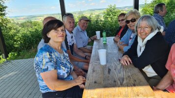 2022-06-02 14-56-42 Wandertag Karnabrunn 025