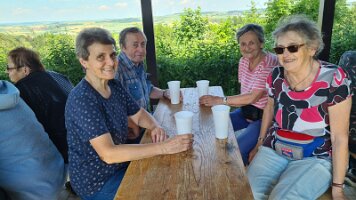 2022-06-02 14-56-54 Wandertag Karnabrunn 026